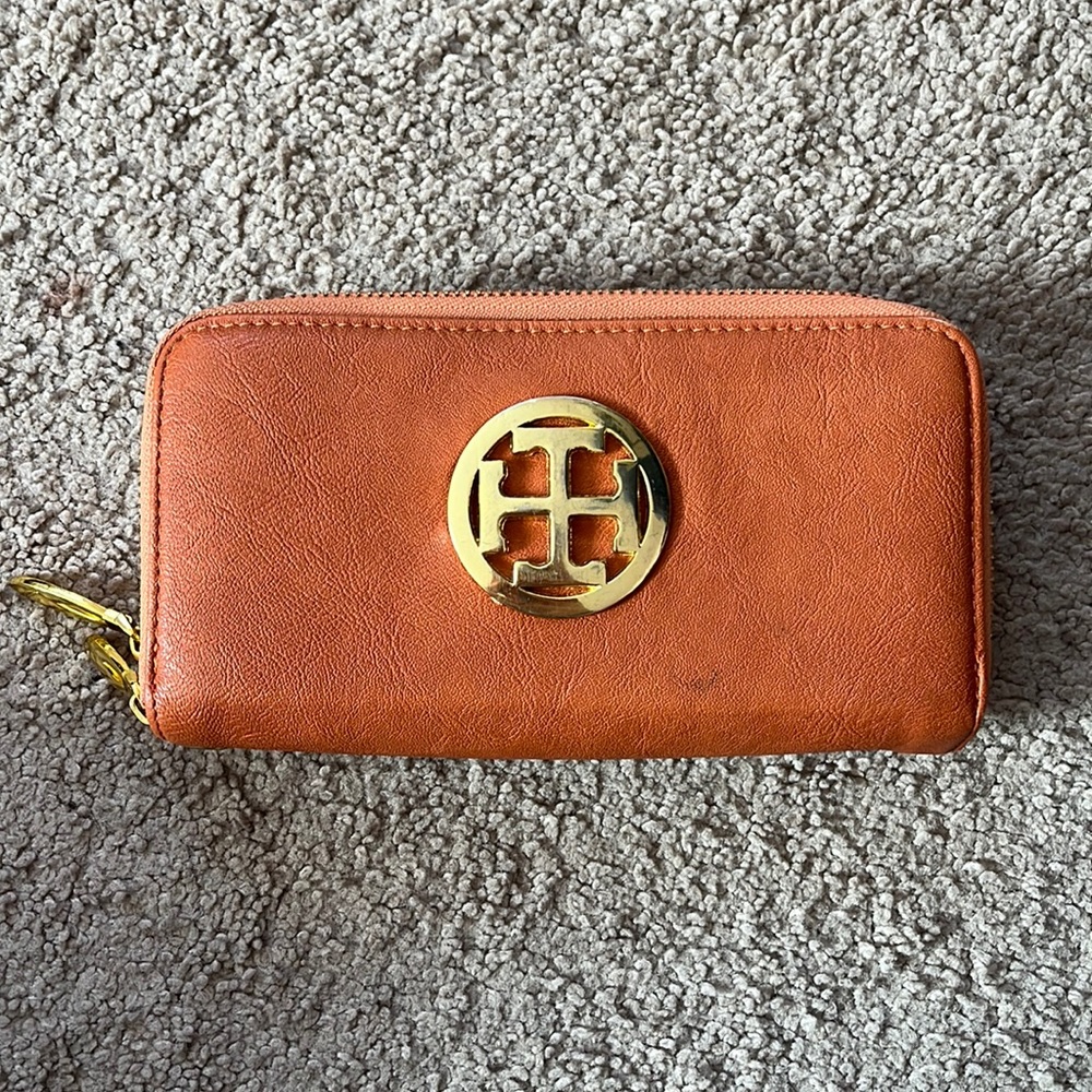 Tory Burch Zipper Wallet Clutch